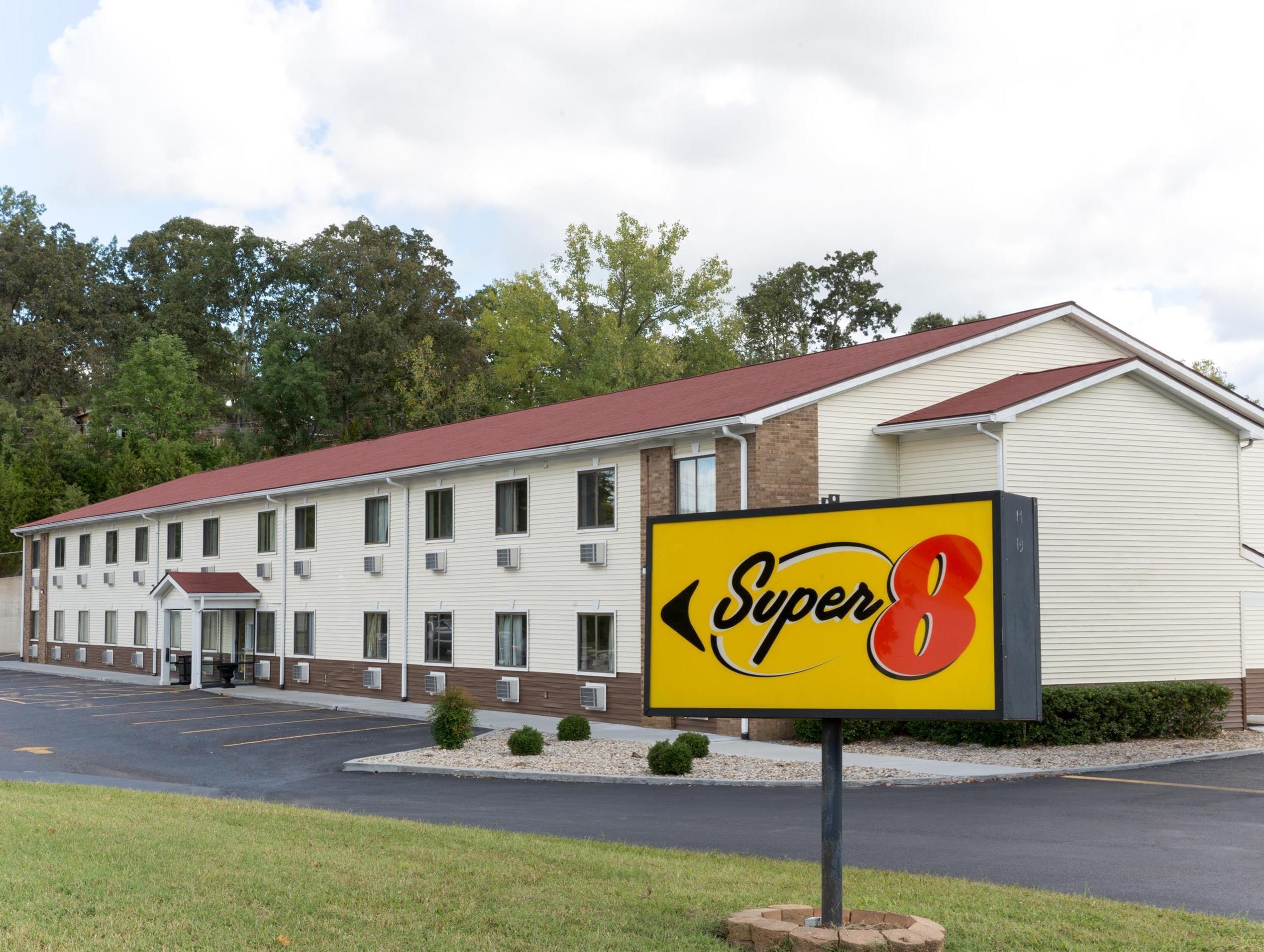 Super 8 By Wyndham Radcliff Ft. Knox Area Hotell Eksteriør bilde