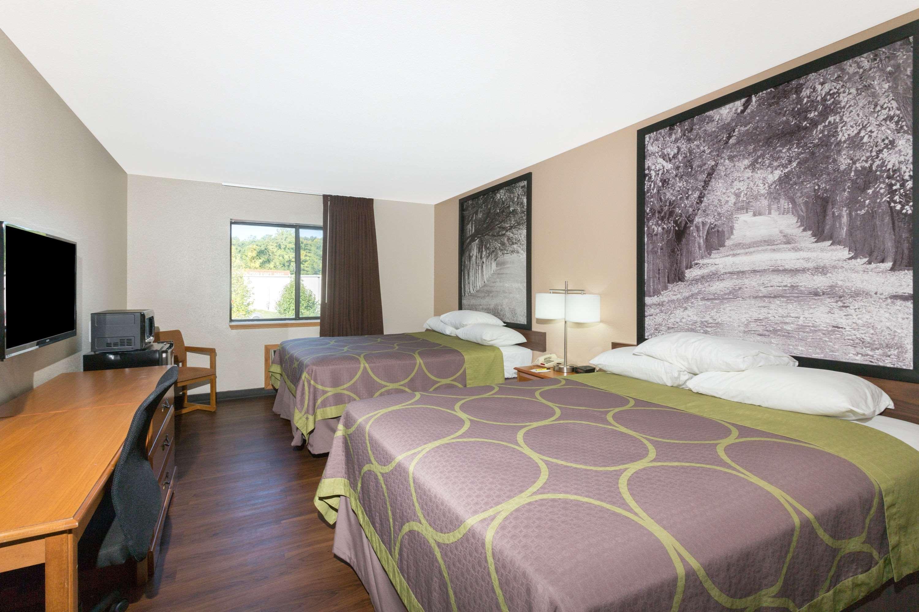 Super 8 By Wyndham Radcliff Ft. Knox Area Hotell Eksteriør bilde