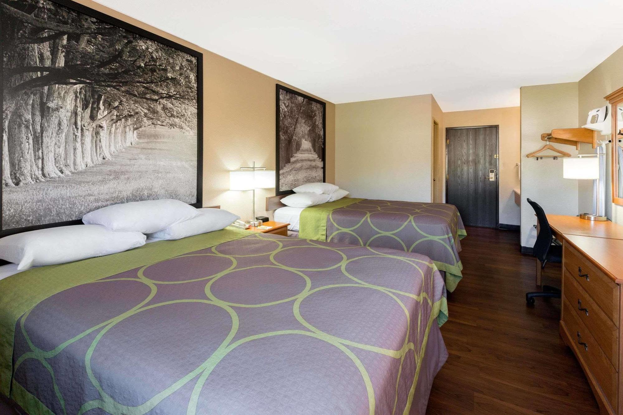 Super 8 By Wyndham Radcliff Ft. Knox Area Hotell Eksteriør bilde